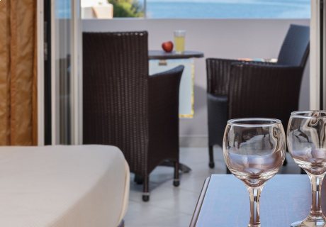 Apartment with Sea View - room - sea view
